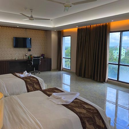 Hotel Valentino Noakhali 外观 照片