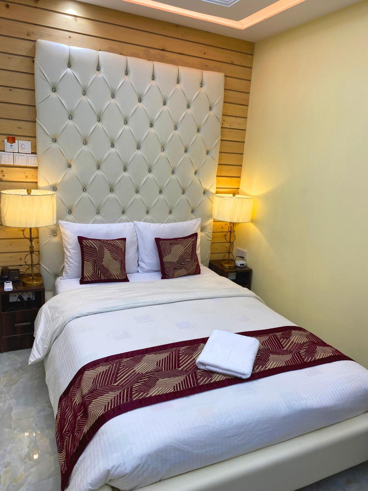 Hotel Valentino Noakhali 外观 照片
