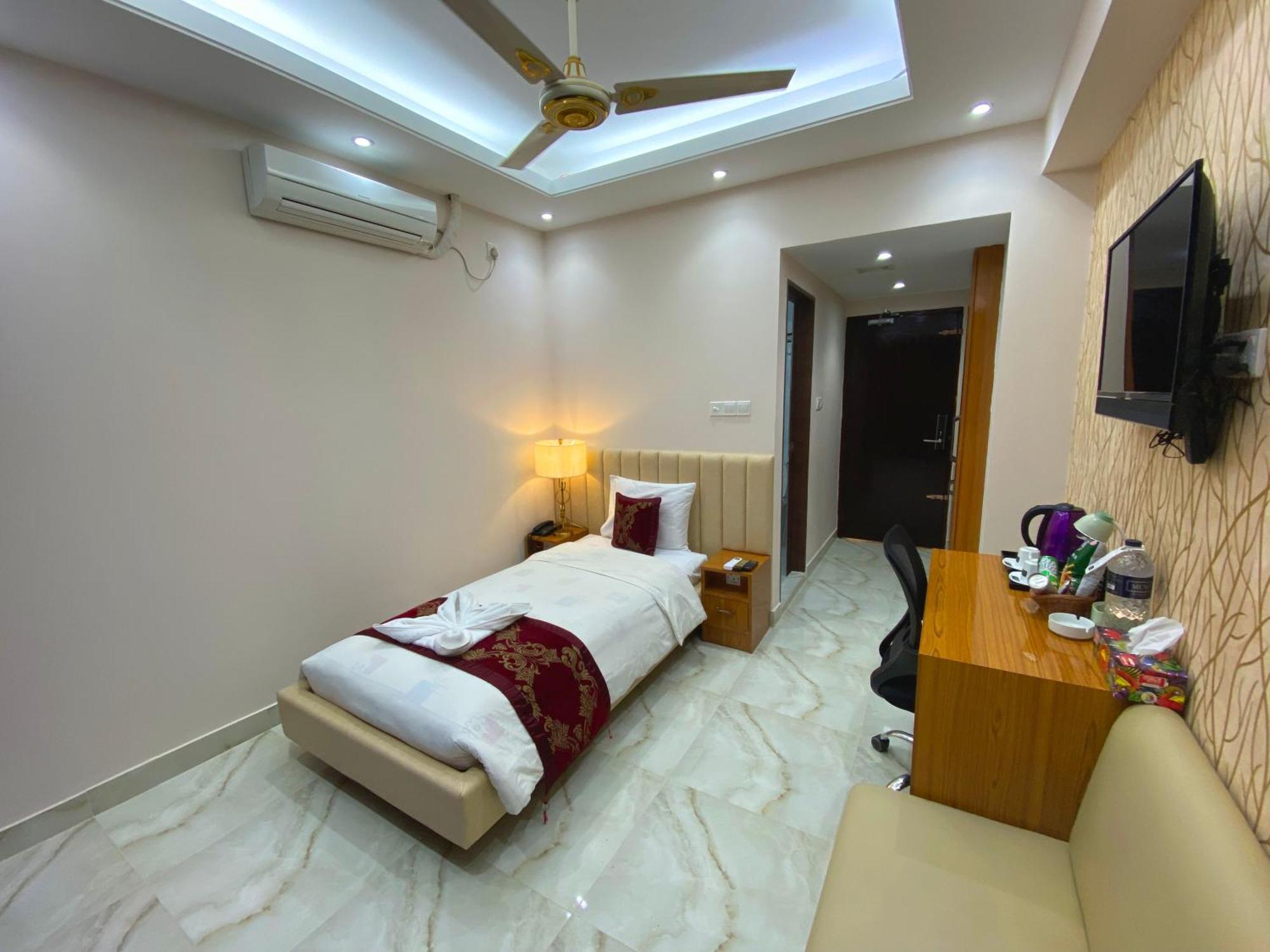 Hotel Valentino Noakhali 外观 照片
